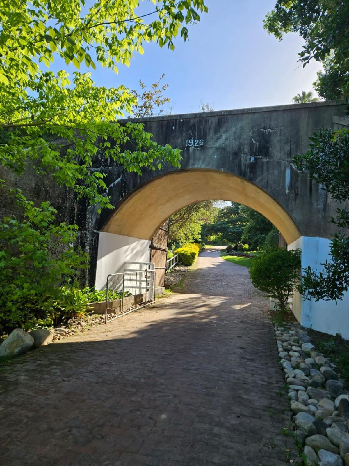 The Riverdeck Accommodation And Backpackers Knysna Esterno foto