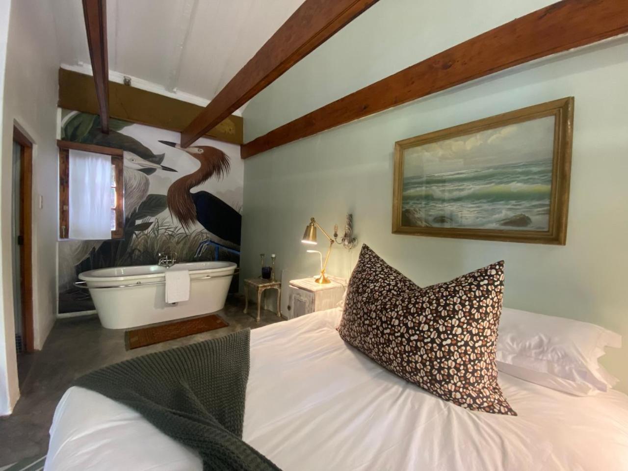 The Riverdeck Accommodation And Backpackers Knysna Esterno foto
