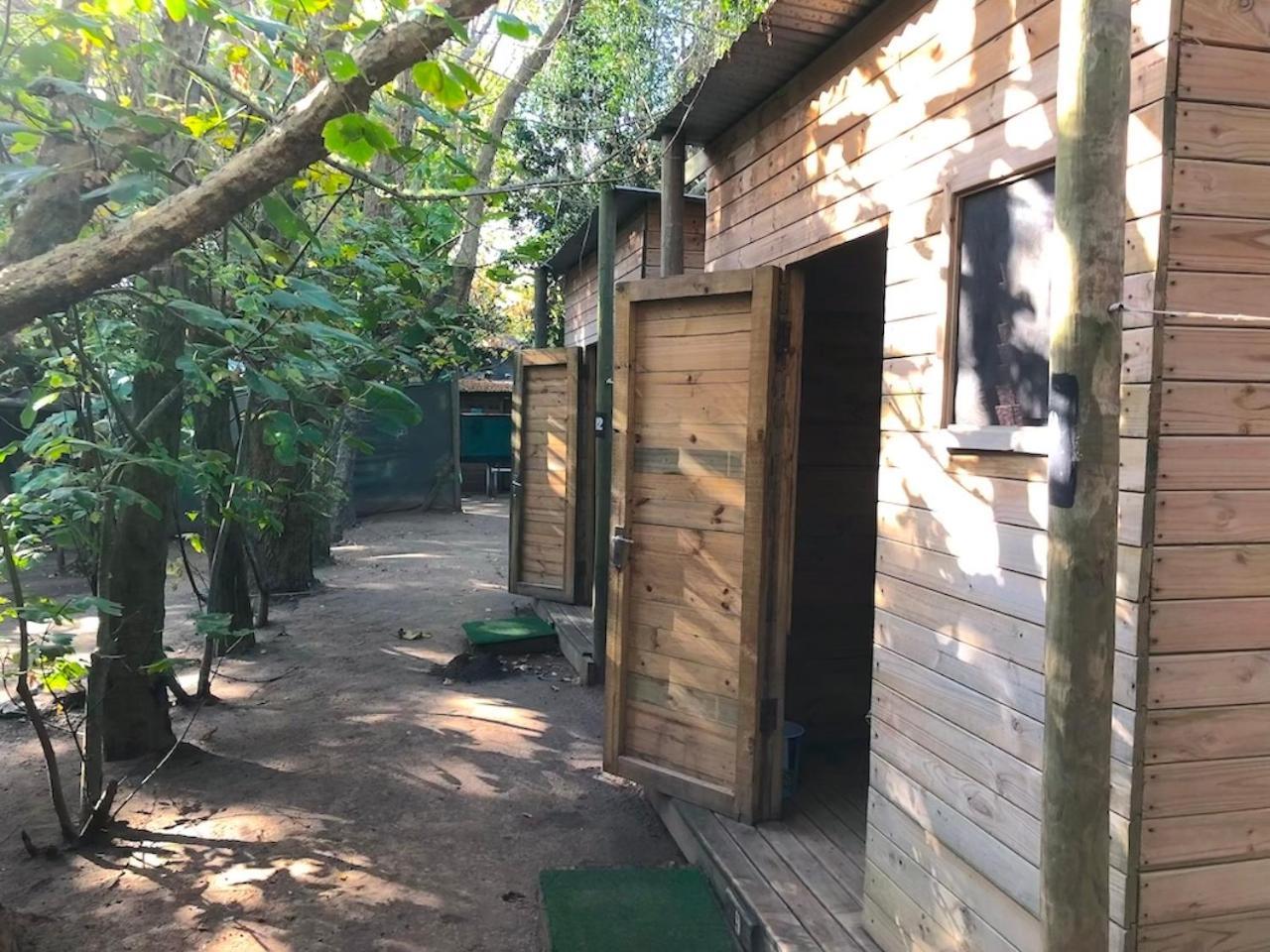 The Riverdeck Accommodation And Backpackers Knysna Esterno foto