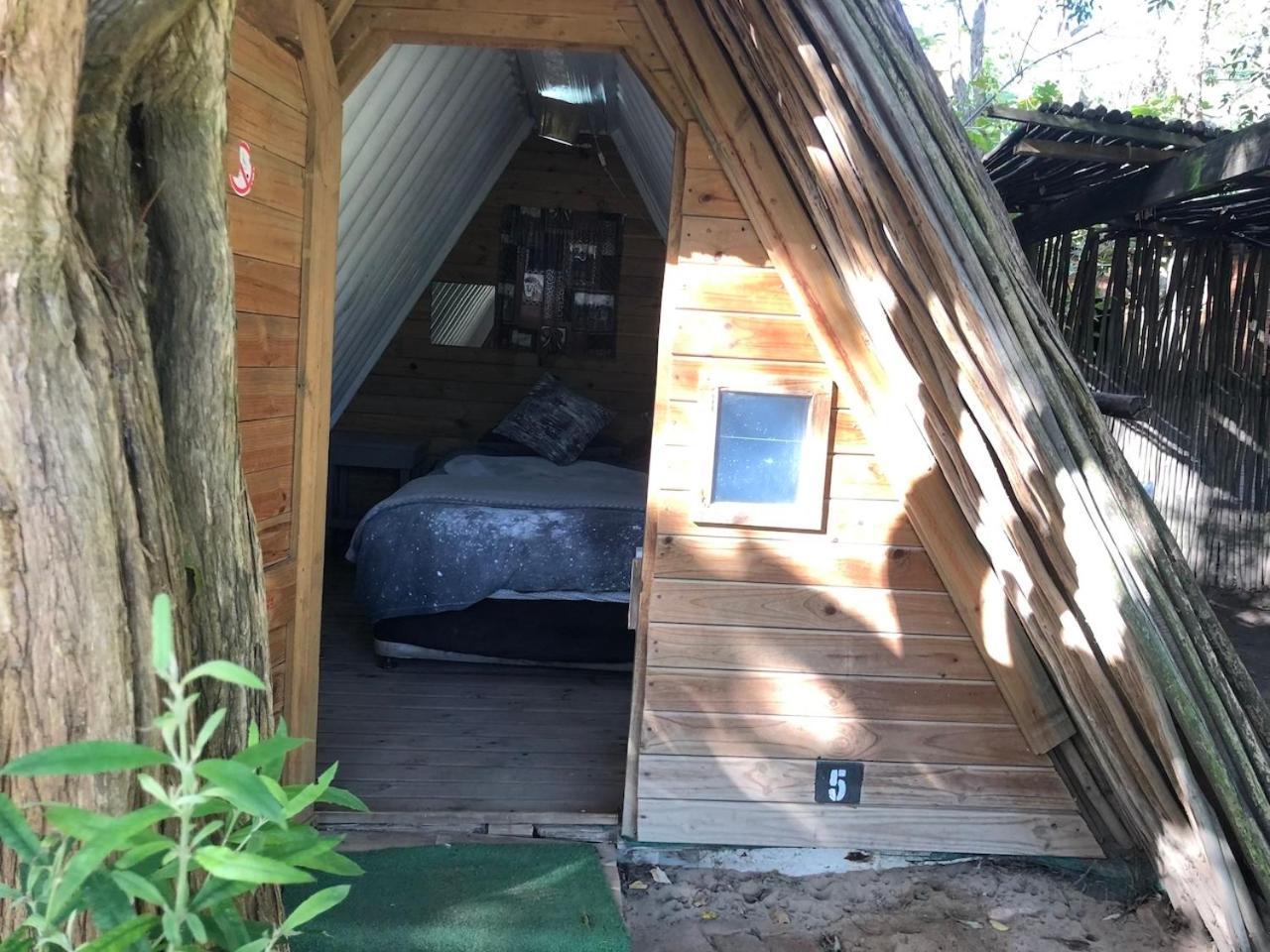 The Riverdeck Accommodation And Backpackers Knysna Esterno foto