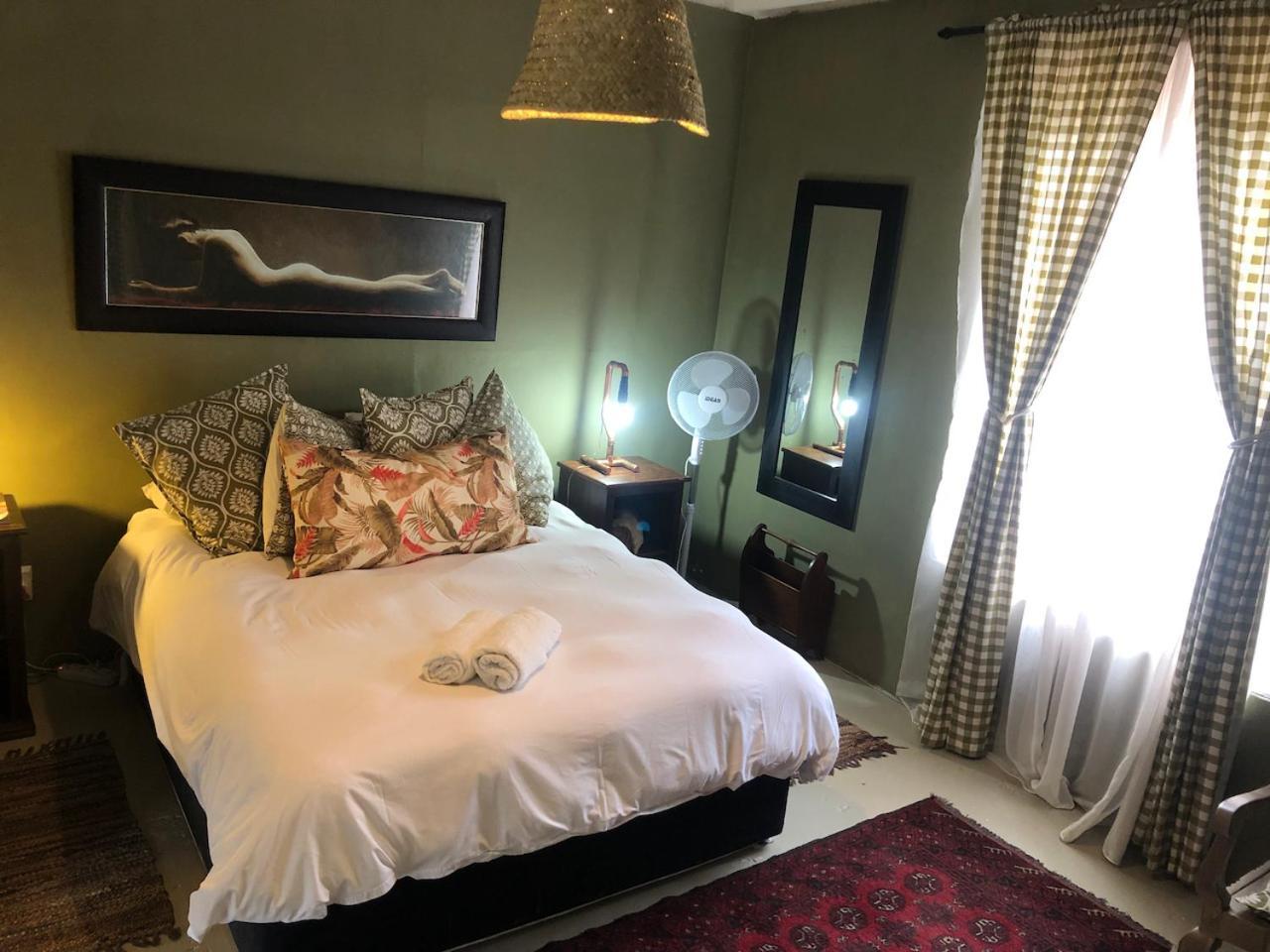 The Riverdeck Accommodation And Backpackers Knysna Esterno foto