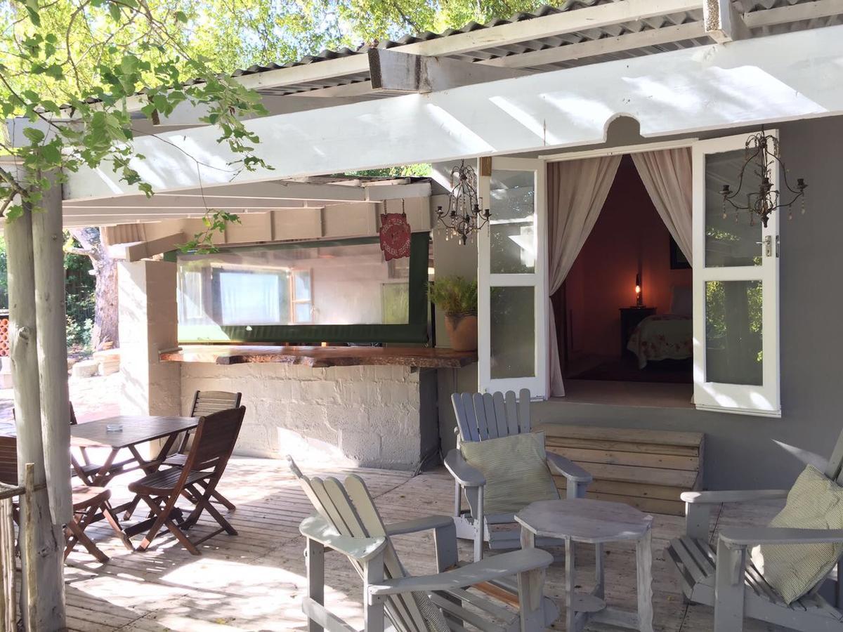 The Riverdeck Accommodation And Backpackers Knysna Esterno foto
