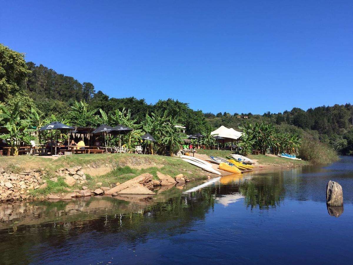 The Riverdeck Accommodation And Backpackers Knysna Esterno foto